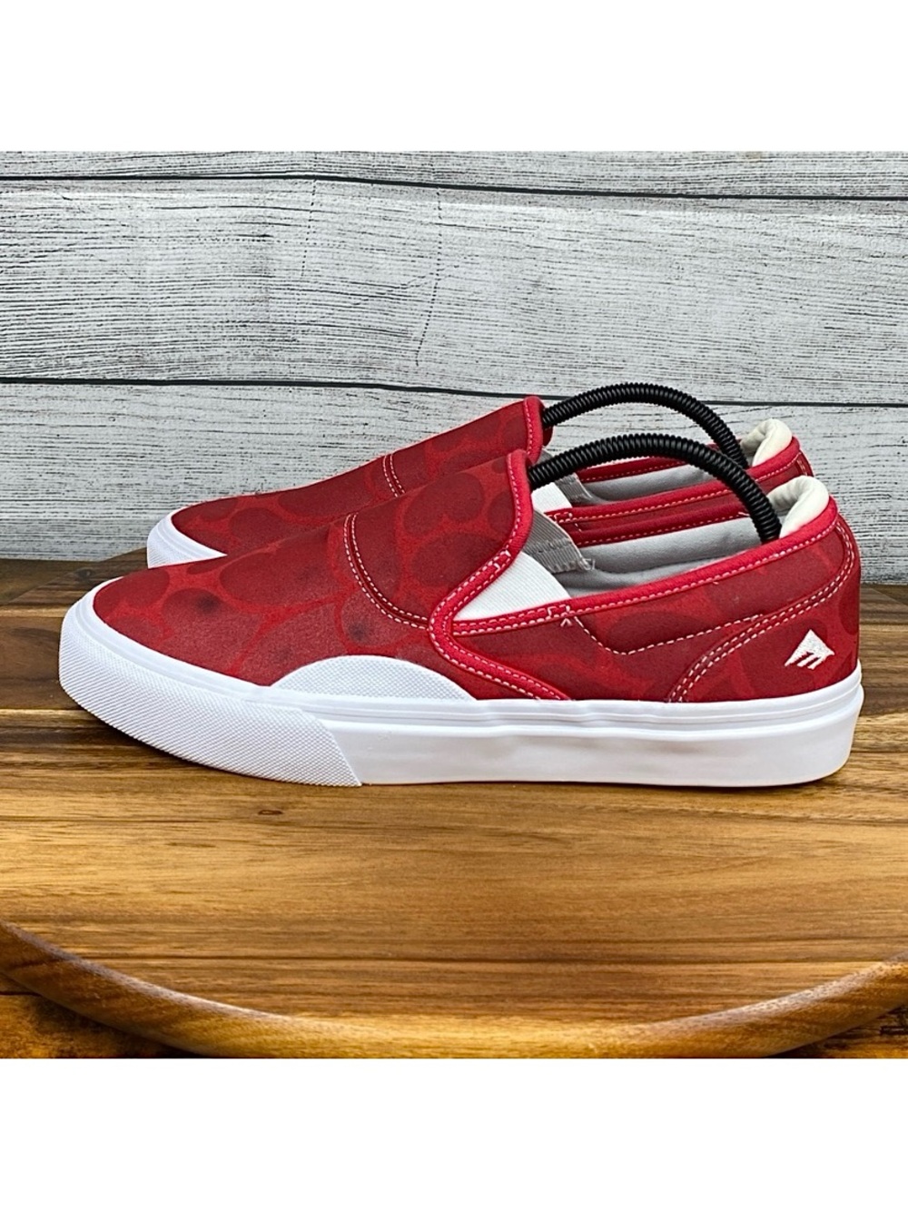 Emerica Wino G6 Slip On Skate Shoe Red White Hearts Men’s Sneaker Size 10